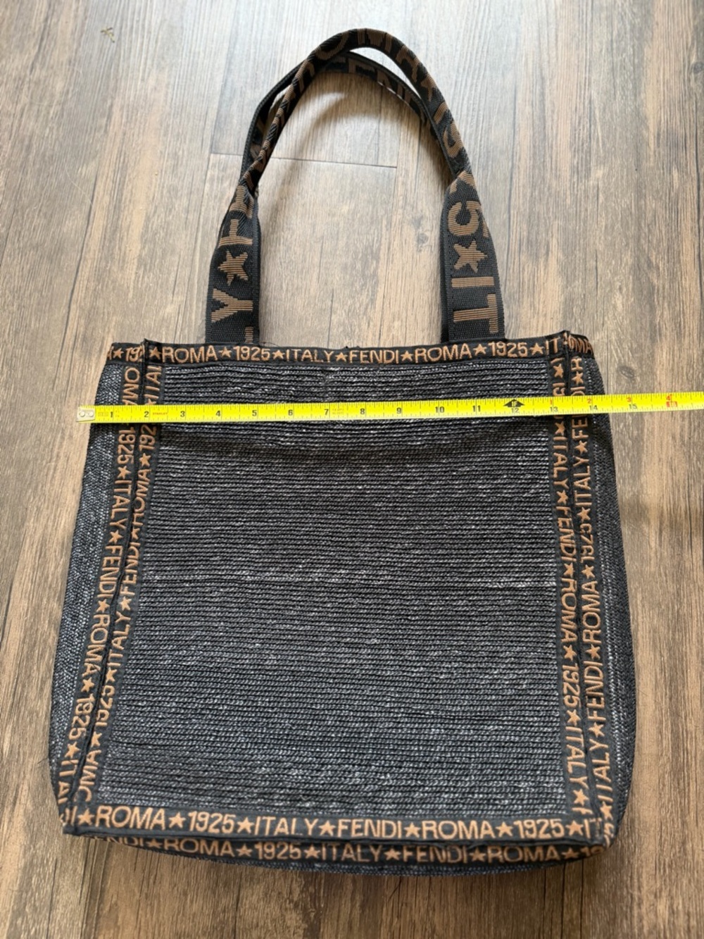 Fendi Logo Black Gold Jacquard Raffia
Tote Zucca Shoulder Straw Bag Boho Vtg - Picture 17 of 17